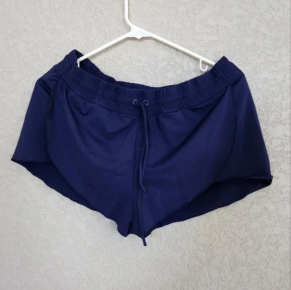 Athleta Size Medium shorts navy color - Picture 5 of 7